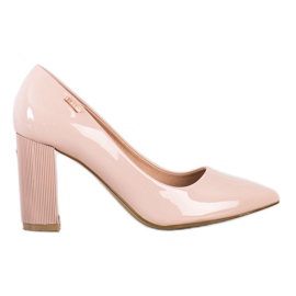 Goodin Bombas en un pilar rosa