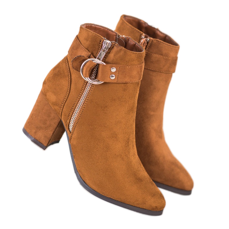 Balada Botas elegantes con adorno marrón