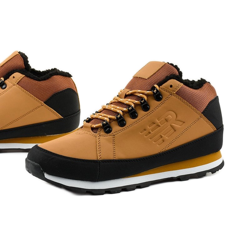 Zapatillas deportivas de hombre con aislamiento marrón claro Grifar Zapatillas deportivas de hombre con aislamiento marrón claro Grifar