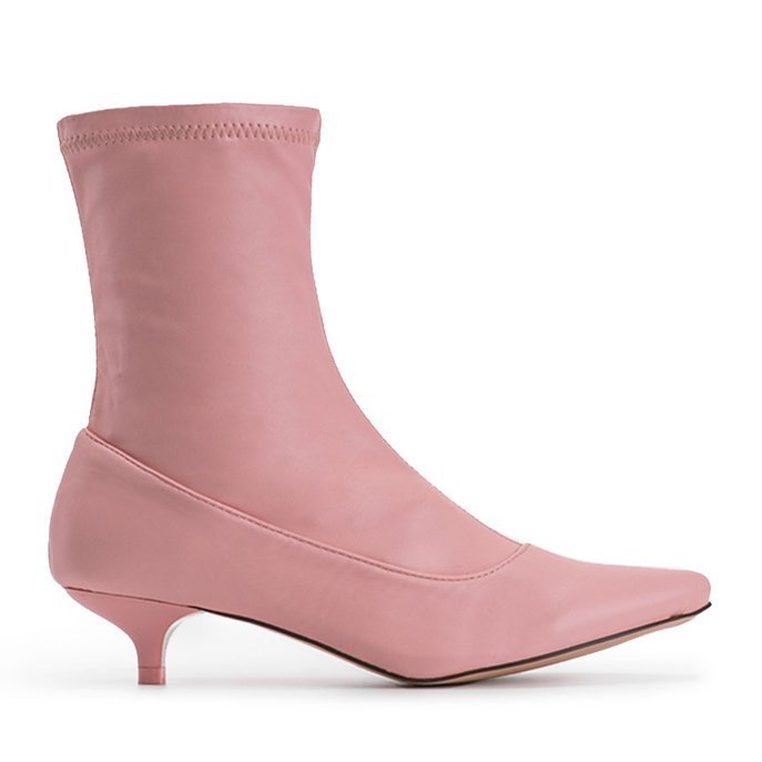 Tacones rosas con un calcetín Ragemour rosado