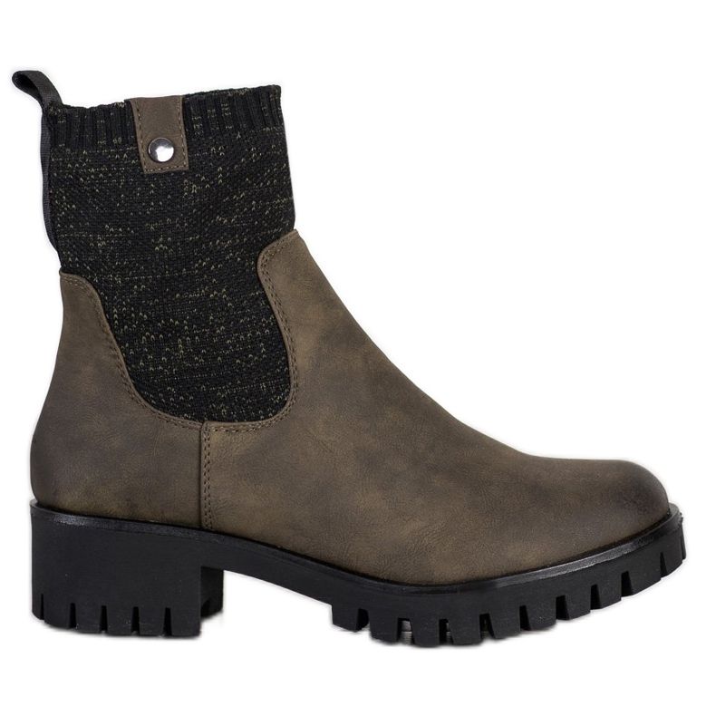 M.Daszyński Botas sin cordones en la plataforma verde