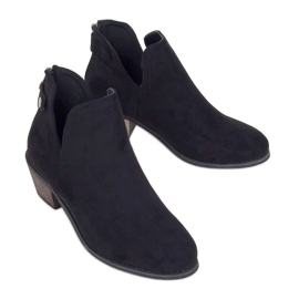 Botas negras con un recorte negro CM-8M4-1 Negro