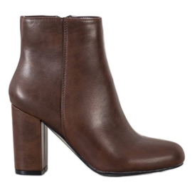 Danic Botas clásicas marrón