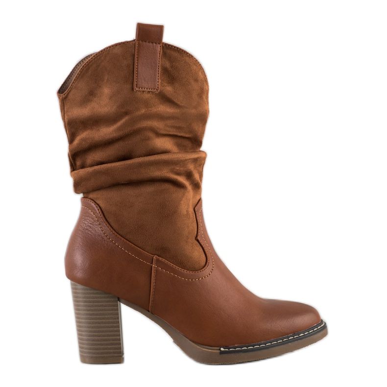 Super Mode Botas de vaquero en un poste marrón