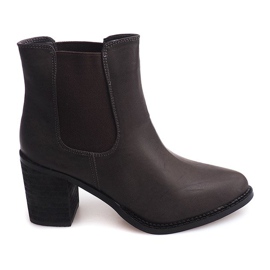 Boots On A Post F024 Gris