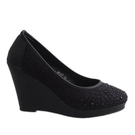 Bombas Negras Con Cuña M-27 negro Bombas Negras Con Cuña M-27 negro