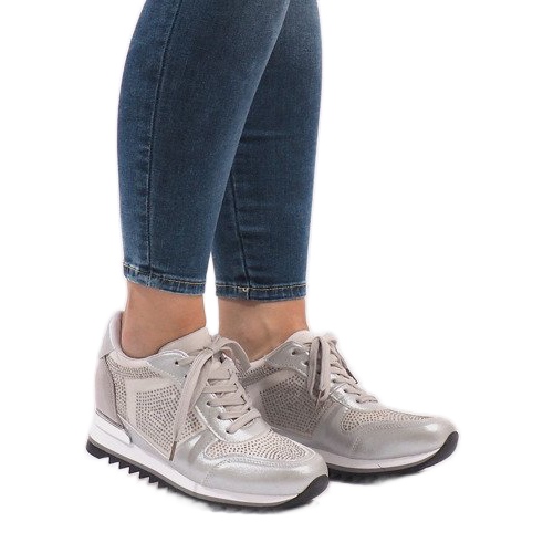 Zapatillas plateadas en la cuña G-125 plata