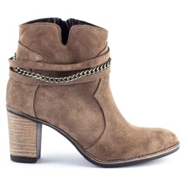Olivier Botas con cadena Megi beige