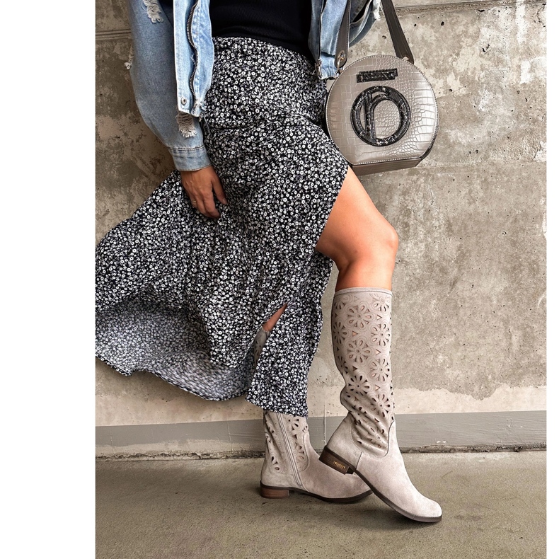 Olivier Botas de mujer caladas gris claro