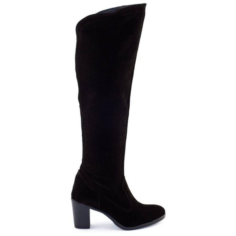 Olivier Botas aislantes Agnes sobre un poste negro Olivier Botas aislantes Agnes sobre un poste negro