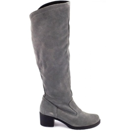 Olivier Botas Agnes grises con aislamiento