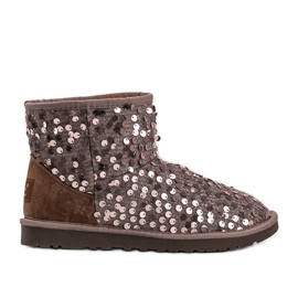 Botas marrones aisladas, tipo emu 886 marrón