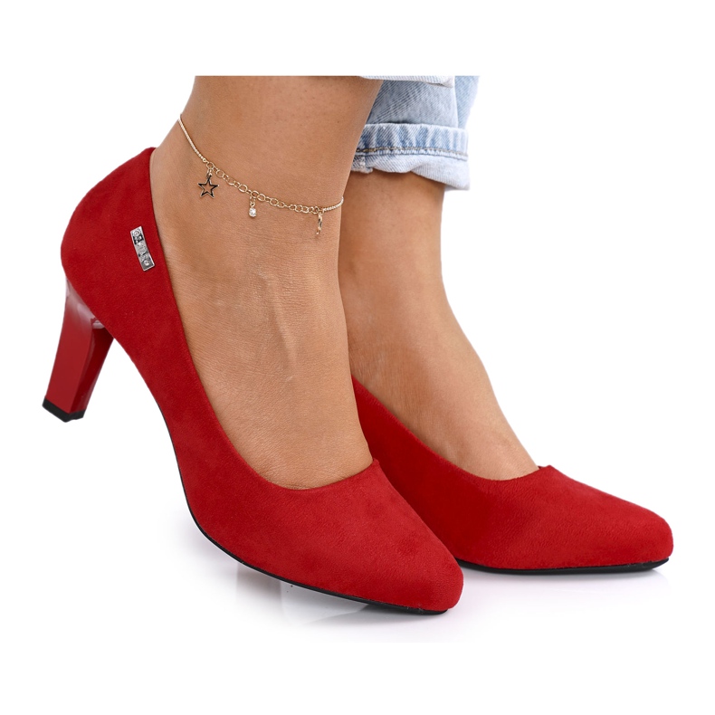 PJ1 Zapatos de tacón clásicos en un tacón Eleanor de ante rojo PJ1 Zapatos de tacón clásicos en un tacón Eleanor de ante rojo