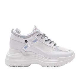Zapatillas blancas sobre suela gruesa de Johan blanco