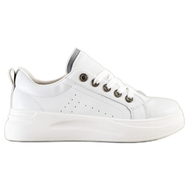 SHELOVET Zapatillas de moda en la plataforma blanco