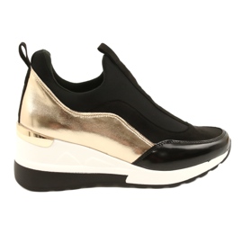 Zapatillas Evento con cuña 21PB35-4000 negro dorado