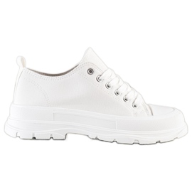 SHELOVET Zapatillas blancas en la plataforma blanco