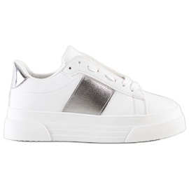 SHELOVET Zapatillas con cuero ecológico en la plataforma blanco