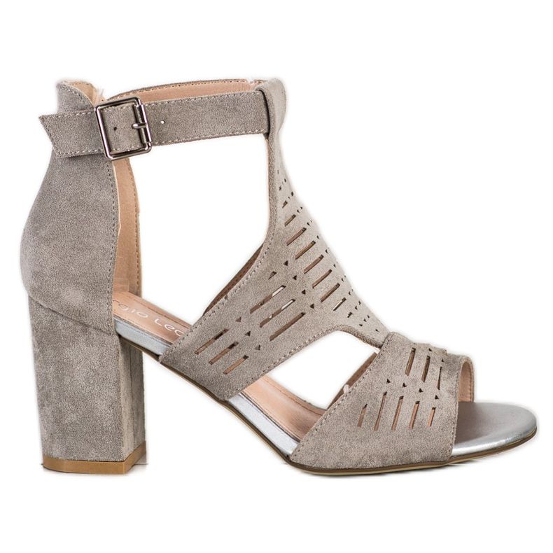 Las sandalias caladas de Sergio Leone beige