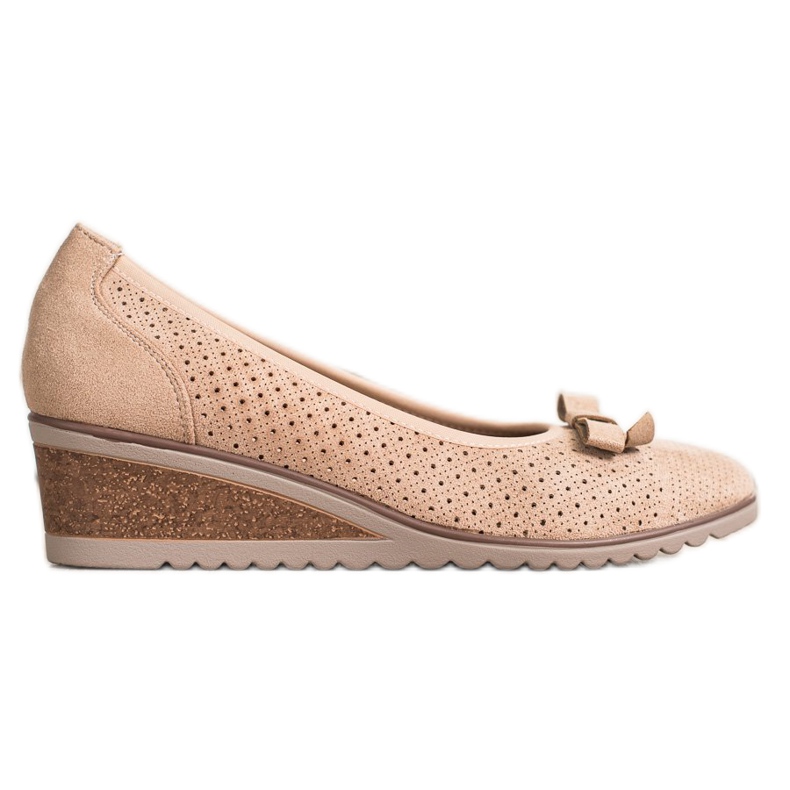 Vinceza Bombas de cuña caladas beige