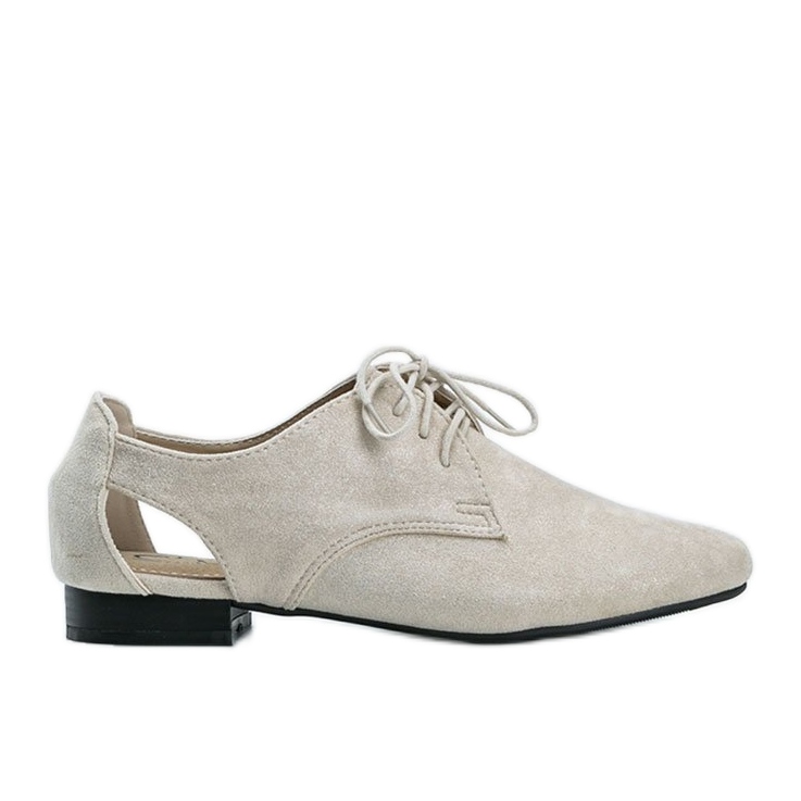 Zapatos beige brillantes con recortes de Dorothy