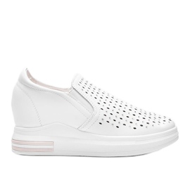 Zapatillas blancas caladas en la cuña Kyra blanco