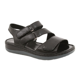 Cómodas sandalias de piel con velcro Caprice 28152-26 negro