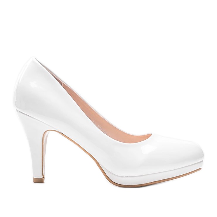 Bombas blancas en el talón de Alisa blanco