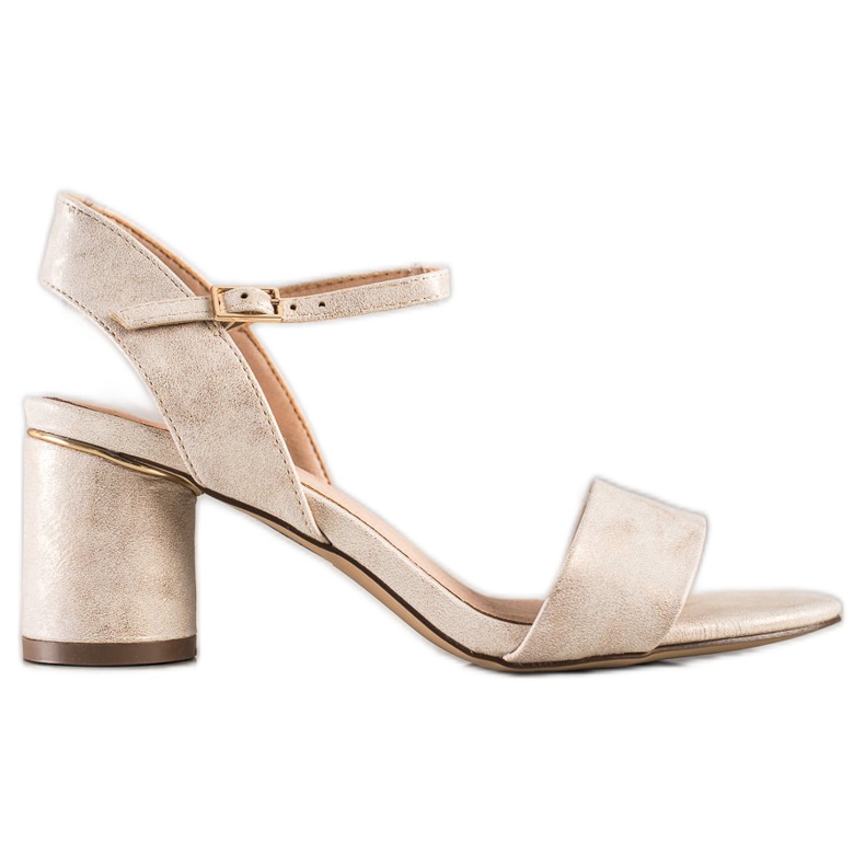 Evento Sandalias con estilo en un bar beige dorado Evento Sandalias con estilo en un bar beige dorado