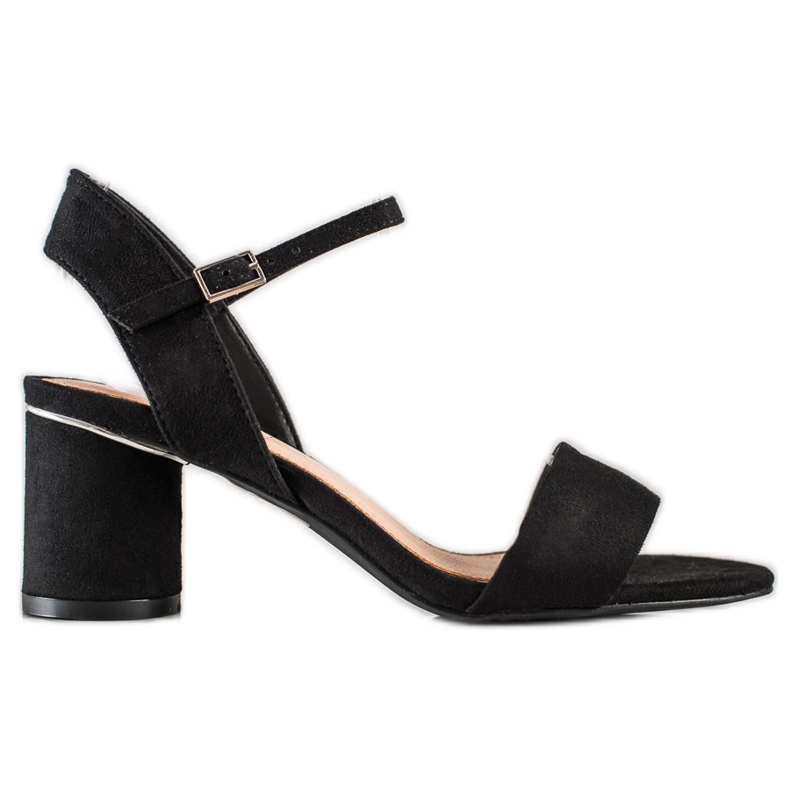 Evento Sandalias con estilo en un bar negro Evento Sandalias con estilo en un bar negro