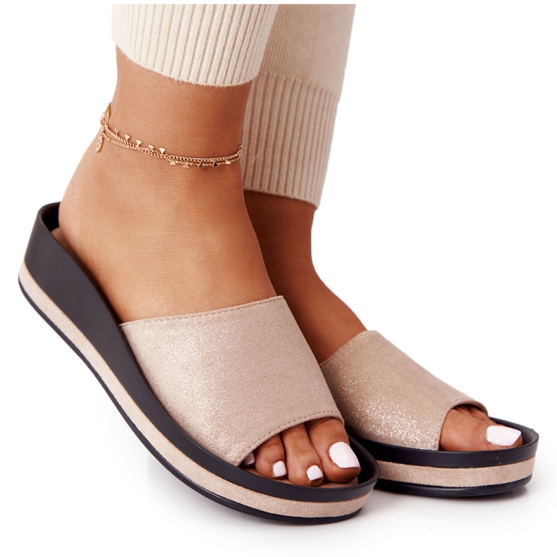 Sandalias Cuña Vinceza 21-17113 Beige y Dorado negro