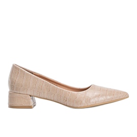 Zapatos beige sobre un ladrillo en el patrón de piel de serpiente Hallie