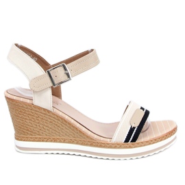 Sandalias beige con tacón de cuña A89832 Beige