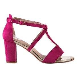 Sandalias con estilo en el bar VINCEZA rosado