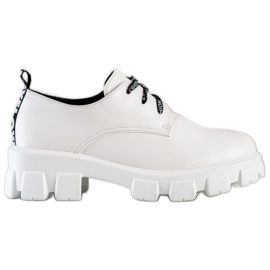 SHELOVET Brogues blancos en la plataforma
