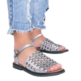 Sandalias grises metalizadas con tachuelas Luxy