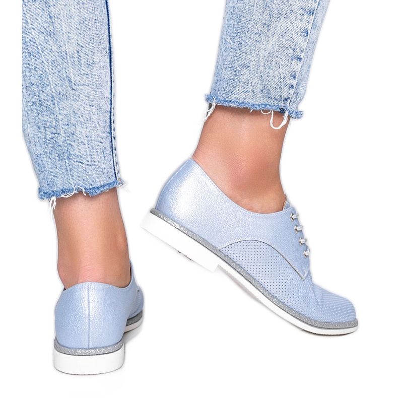 Zapatos Kyoto calados azul brillante
