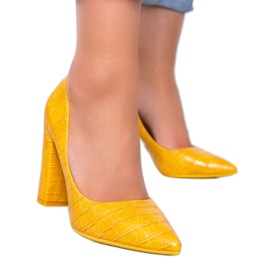 BM Zapatos de salón mostaza con motivo de piel de serpiente This Way amarillo BM Zapatos de salón mostaza con motivo de piel de serpiente This Way amarillo