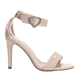 Sandalias Be My Baby lacadas en beige