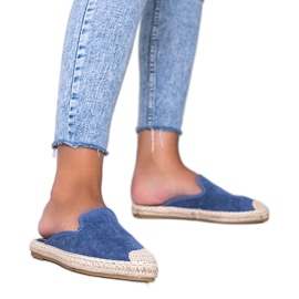 Chanclas azules con frente de Kinshasa incorporado