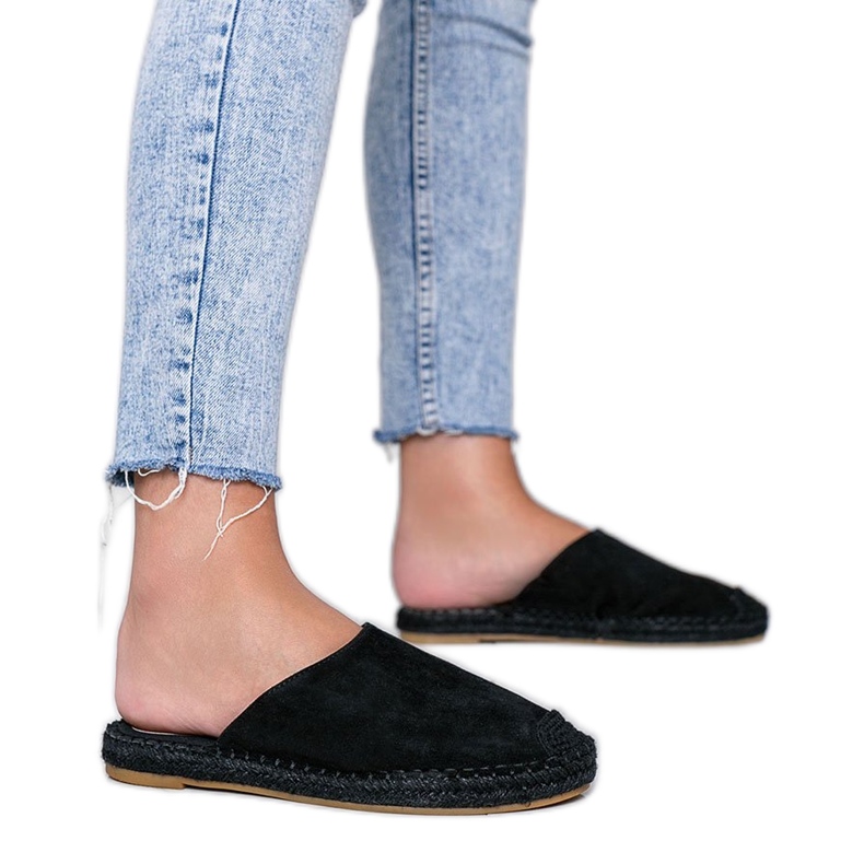 Las solapas negras de Venus negro Las solapas negras de Venus negro