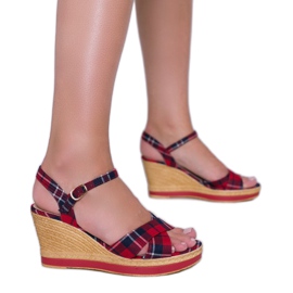 Sandalias con cuña a cuadros rojas de You Bebe rojo