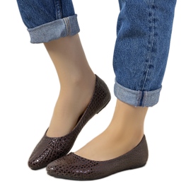 Bailarinas de charol marrón con estampado de piel de cocodrilo Mozzare rosa