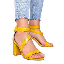 Sandalias mostaza sobre poste Silver Dust amarillo