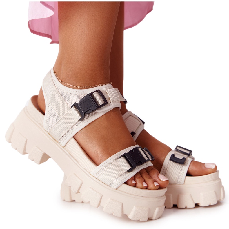 PS1 Sandalias en la plataforma masiva beige Fly High