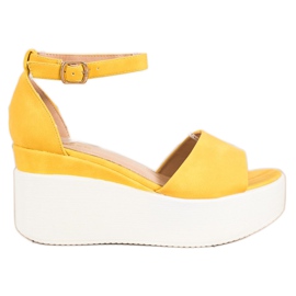 Comer Sandalias ligeras en la plataforma amarillo