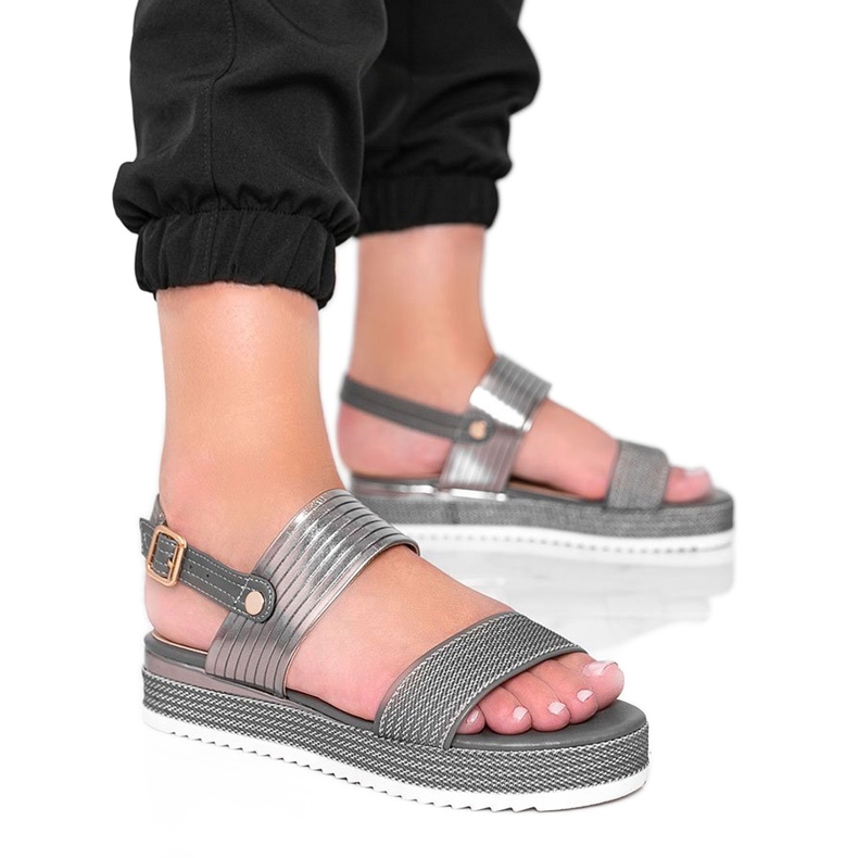 Sandalias grises con suela señorita gruesa
