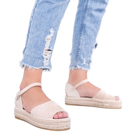 Sandalias beige en la plataforma Pearl River