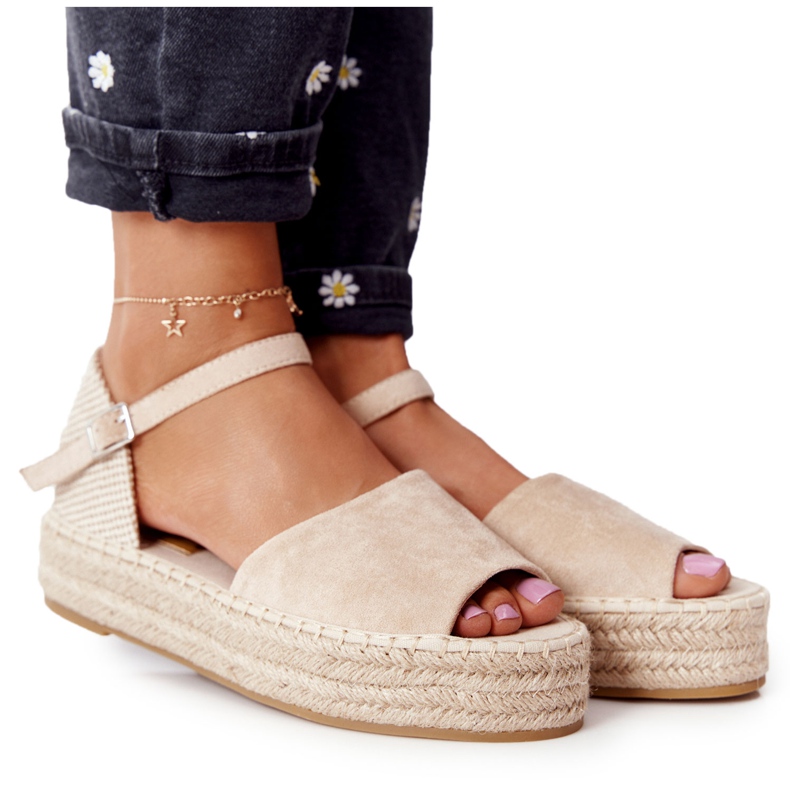 Sandalias Megara beige en la plataforma trenzada