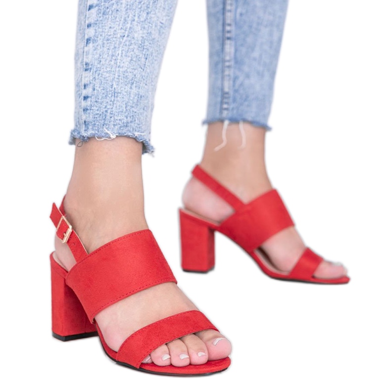 Sandalias rojas en el poste de Lil Sweetie rojo